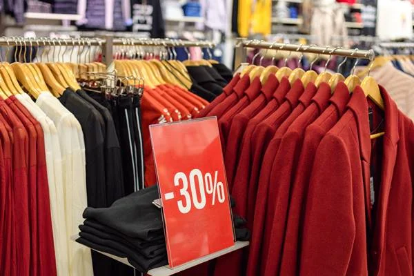 imagem colorida roupas desconto black friday