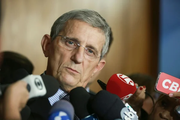 PMDB fecha questão e vai punir deputados que traírem Temer