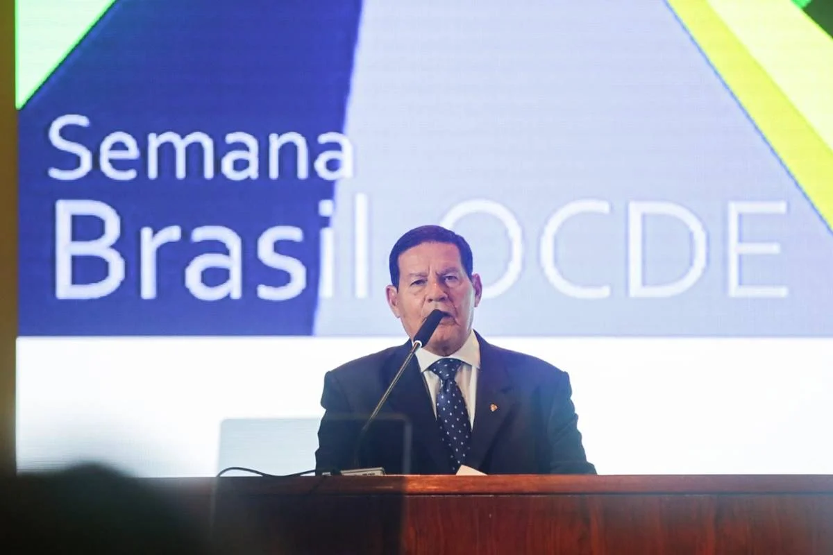 Vice-presidente da República Hamilton Mourão Vice-presidente da República Hamilton Mourão