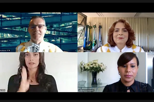 Cerimônia marca recondução de reitora e vice para novo mandato na UnB
