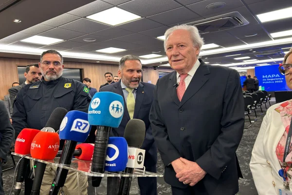 Imagem colorida de Lewandowski - Metrópoles