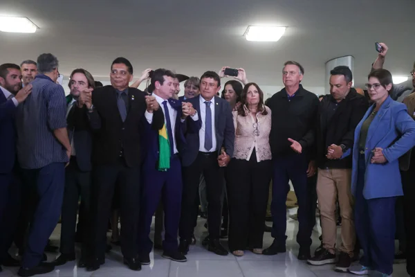 Bolsonaro faz oração com aliados na Câmara dos Deputados. Vídeo