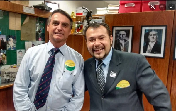 Ramiro dos Caminhoneiros ao lado de Jair Bolsonaro