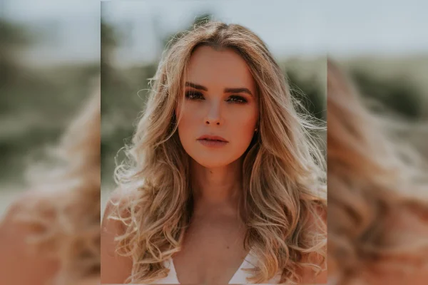 Thaeme Mariôto, uma mulher branca e loira - Metrópoles