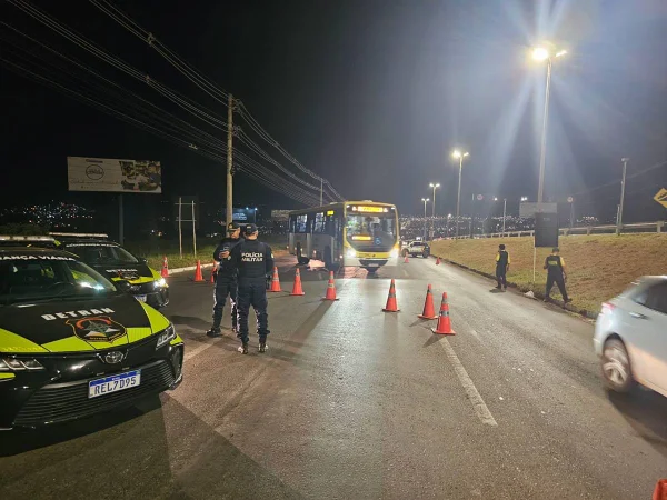Detran-DF flagra mais de 90 motoristas alcoolizados durante feriadão