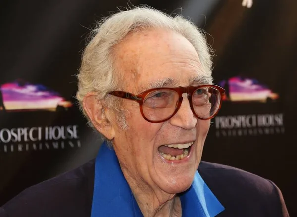 Ator James Karen, de Poltergeist, morre aos 94 anos