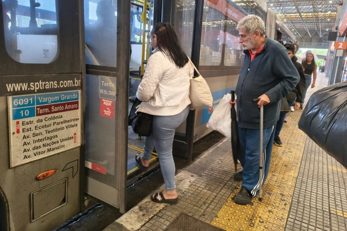 TRE determina 100% da frota, mas eleitores denunciam demora de ônibus em SP - imagem 2 TRE determina 100% da frota, mas eleitores denunciam demora de ônibus em SP - imagem 2