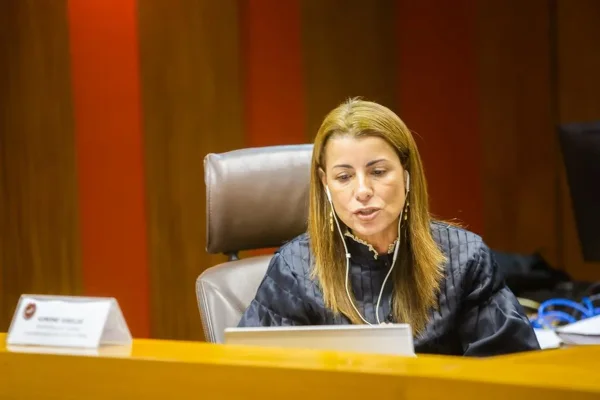 Imagem da promotora, Simone Sibilio, atuando - Metrópoles