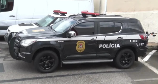Imagem colorida do veículo da Polícia Civil de São Paulo - Metrópoles