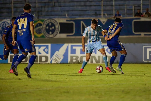 Cruzeiro vence o Londrina