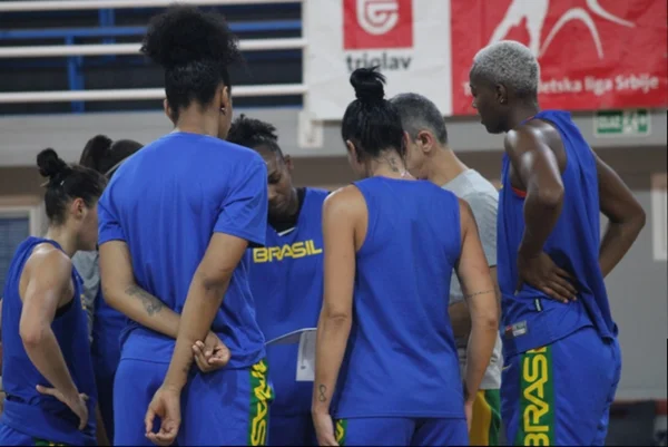 Seleção feminina de basquete perde em teste para o Pré-Olímpico