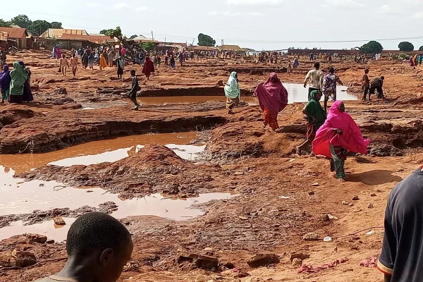Imagem colorida, enchente catastrófica na Nigéria- Metrópoles