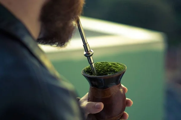 Chimarrão prático: marca lança erva-mate em cápsulas