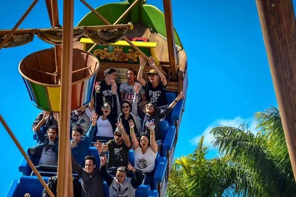 Hopi Hari, NZN, BRF e mais empresas ofertam 130 vagas de trabalho