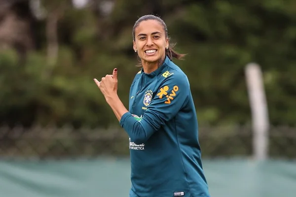 “Serei mais uma torcedora apaixonada”, escreve Andressa sobre corte
