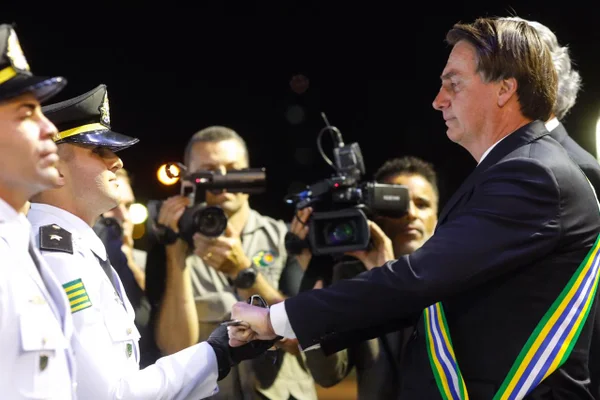 Bolsonaro chama pergunta de “idiota” e encerra entrevista após 50 segundos