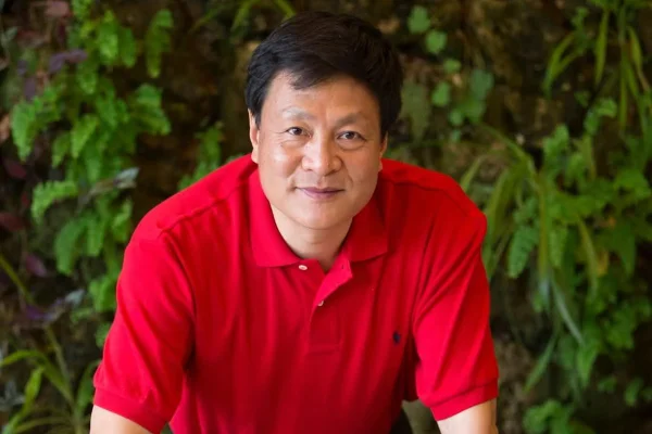 Arquiteto chinês Kongjian Yu, que propunha soluções para enchentes nas cidades