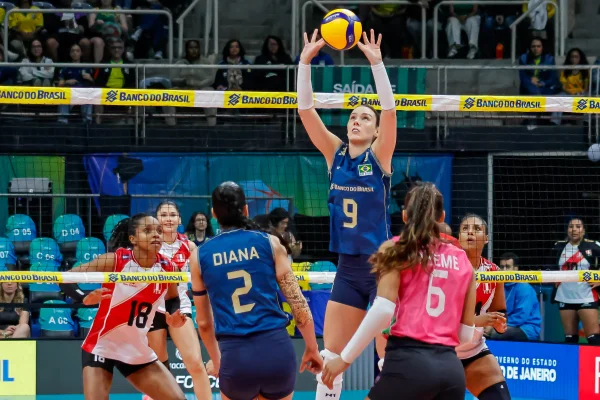 Vôlei: Brasil vence Peru e segue invicto no Sul-Americano Feminino - destaque galeria
