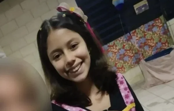foto colorida de menina de 13 anos morta