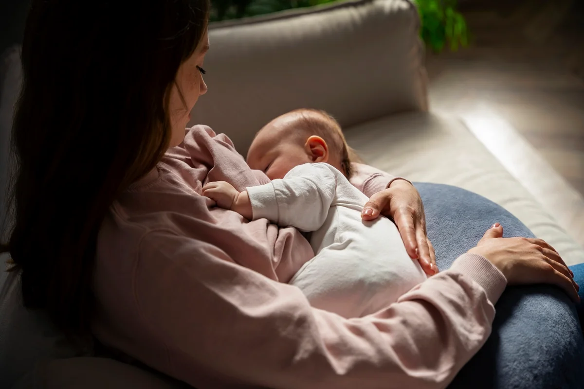 "Amamentação não deve ser um processo doloroso", alerta obstetra