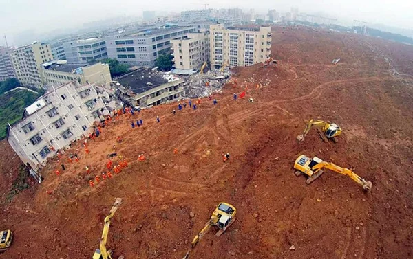 Deslizamento de terra deixa mais de 100 desaparecidos na China