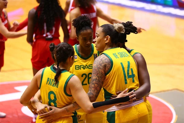 Seleção feminina de basquete estreia em pré-Mundial na Sérvia
