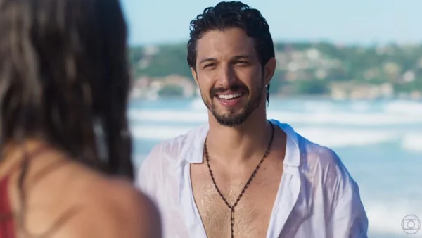 Bom Sucesso: conquistador, Marcos transa com Silvana e Paloma