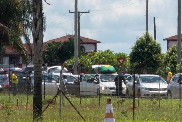 Carreata pedindo fim do isolamento foi da Esplanada até ao Palácio do Alvorada