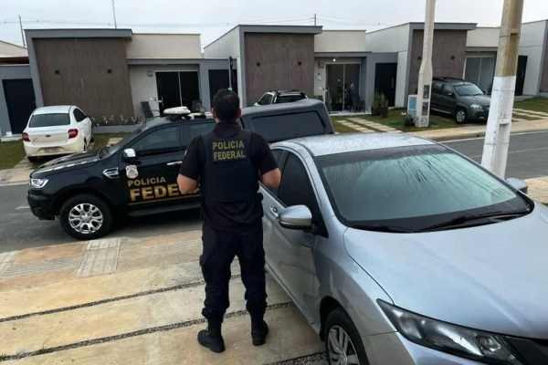 Vídeo: PF faz buscas em casa de “prefeito tiktoker” Rodrigo Manga