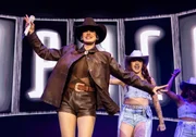 O chapéu de cowboy se tornou uma marca "registrada" da cantora