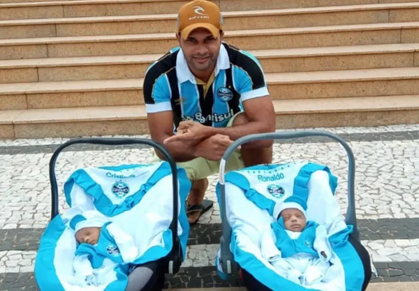 Gêmeos Cristiano e Ronaldo