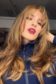 Larissa Manoela aposta em novo visual e adere à franja Larissa Manoela aposta em novo visual e adere à franja