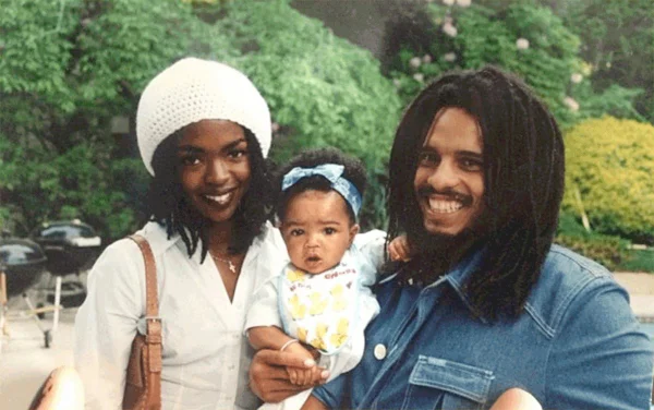 Neta de Bob Marley conta que apanhava de cinto da mãe, Lauryn Hill