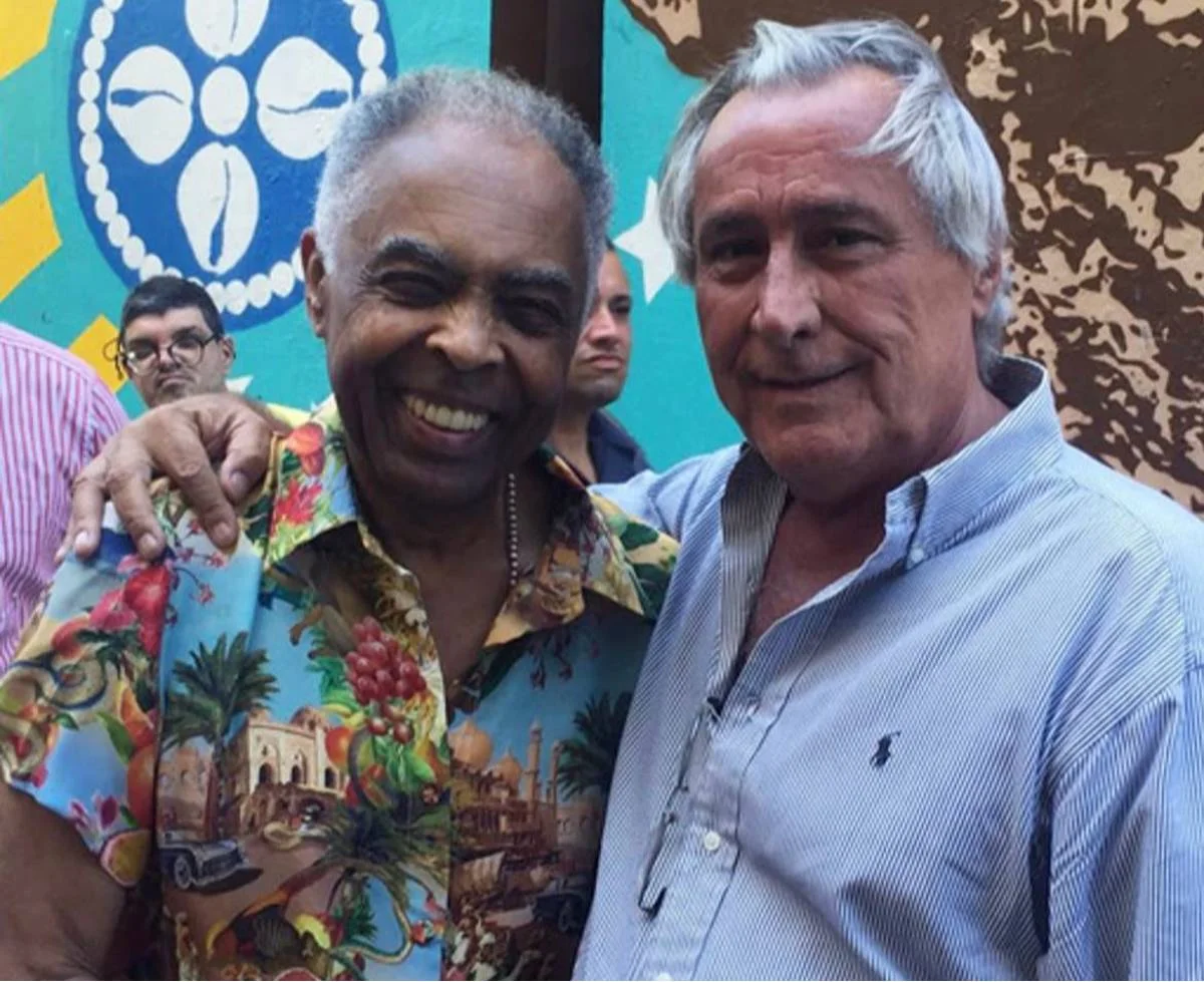 Glberto Gil com o herdeiro de Chacrinha, Leleco Barbosa Glberto Gil com o herdeiro de Chacrinha, Leleco Barbosa