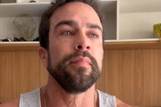 Erasmo Viana foi às lágrimas ao falar de vícios no Instagram