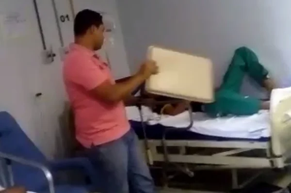 Sem ar-condicionado em UPA de Samambaia, pacientes se abanam como podem. Já na sede da Secretaria de Saúde…