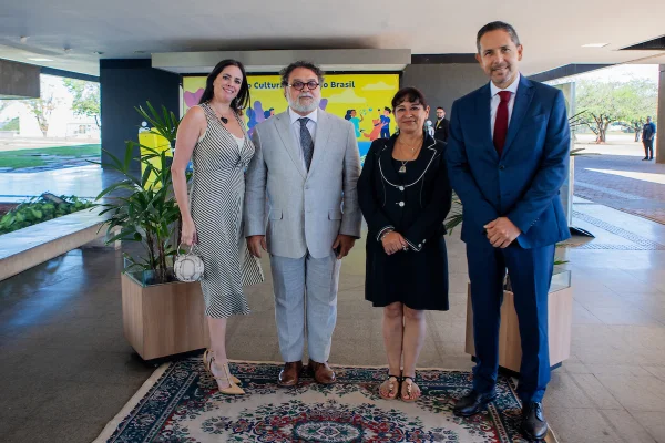 Camila Perez-Palácio, Diretora do Museo Oro del Perú; Rodolfo de Athayde, Patricia Aranan e Romulo Acurio Embaixador do Peru