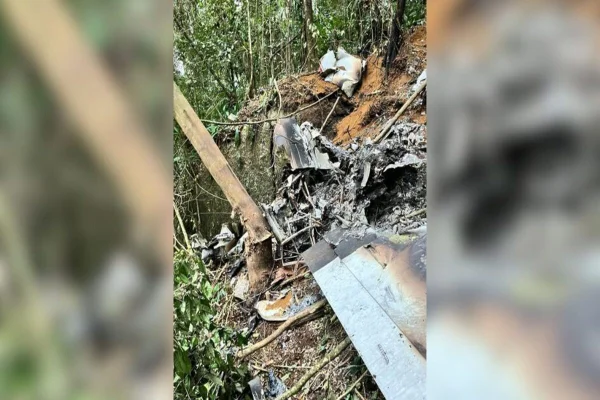 Destroços do avião - Metrópoles