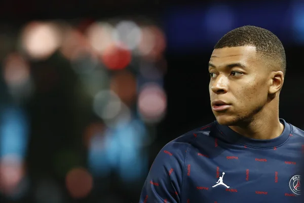 Kylian Mbappé em jogo pelo Paris Saint-Germain