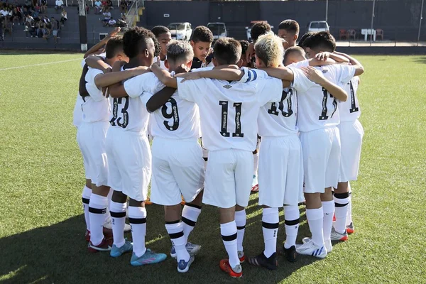 Garotos do Sub-12 do Santos