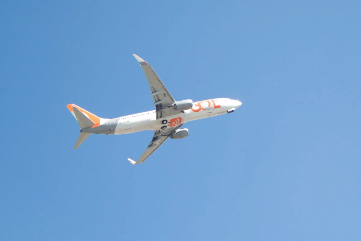 Avião decolando em Congonhas, em São Paulo Avião decolando em Congonhas, em São Paulo