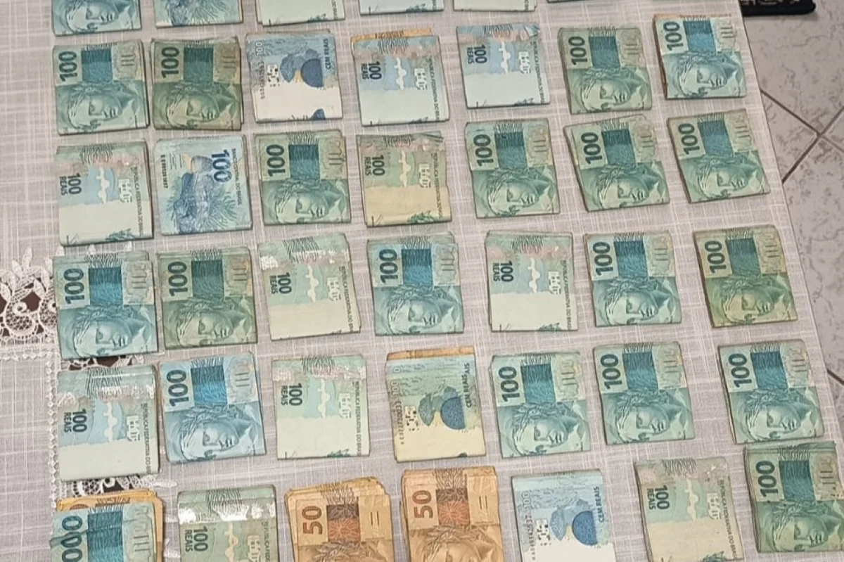 Dinheiro apreendido em operação Dinheiro apreendido em operação