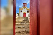A Justiça também determinou a retirada de uma colônia de abelhas instalada na torre da Igreja de Nossa Senhora do Rosário dos Pretos A Justiça também determinou a retirada de uma colônia de abelhas instalada na torre da Igreja de Nossa Senhora do Rosário dos Pretos