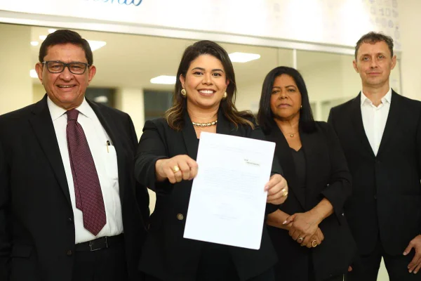 Karolyne Guimarães lidera chapa como candidata a presidente da OAB-DF