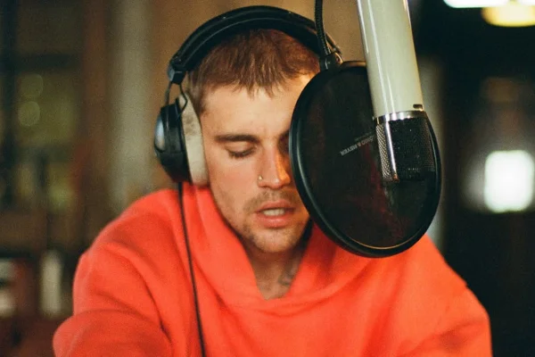 Justin Bieber é chamado de “branco de alma negra” em novo álbum