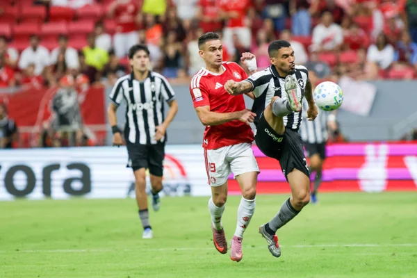 Botafogo x Internacional entram em campo na Arena Mané Garrincha, pela 13ª rodada do Campeonato Brasileiro Metrópoles Sports