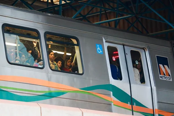 Rollemberg recorre ao STF contra bloqueio de contas do Metrô-DF