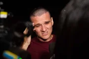 Francisco Mairlon falou com a imprensa na saída do presídio Francisco Mairlon falou com a imprensa na saída do presídio