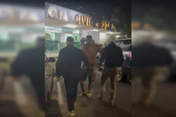 Homem é preso após quebrar dedos de mulher a pauladas no DF