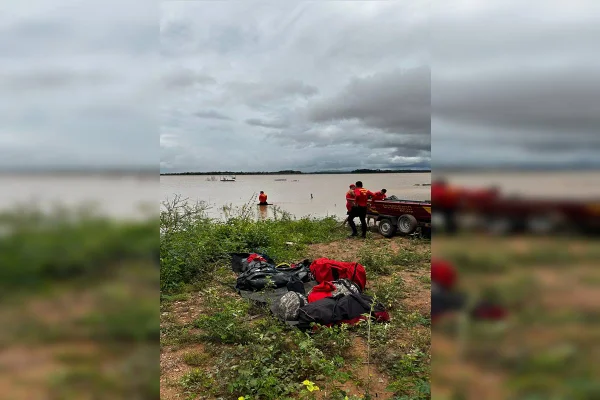 Imagem colorida da busca feita por bombeiros - Metrópoles